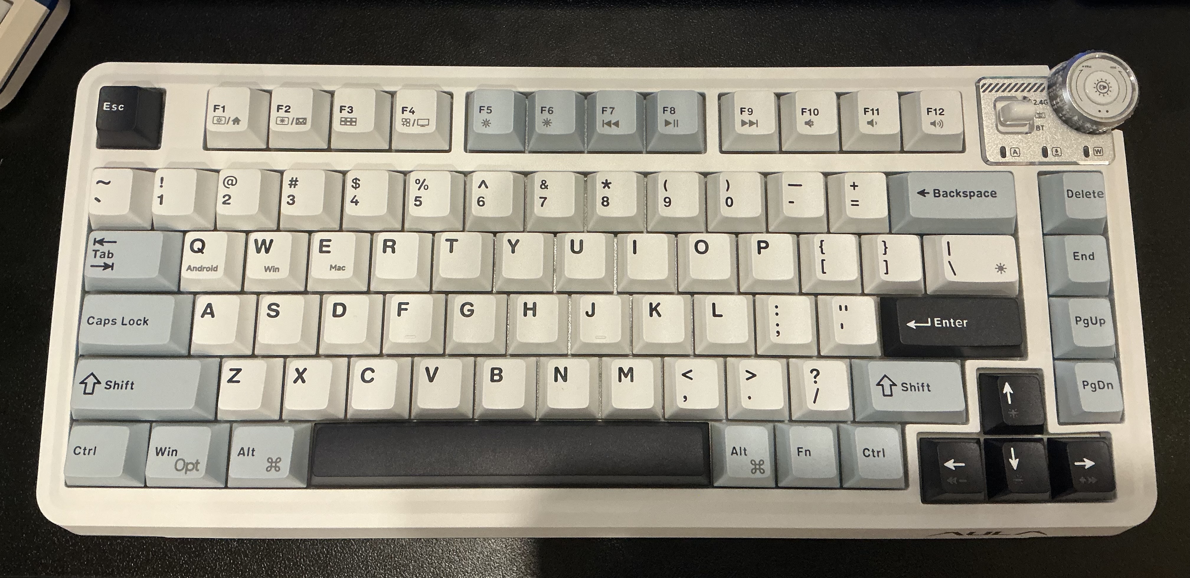 photo of the aula au75 keyboard